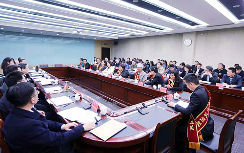 圖為座談會現(xiàn)場 圖為座談會現(xiàn)場